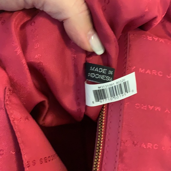 Gorgeous Marc Jacobs raspberry tote - Picture 8 of 9